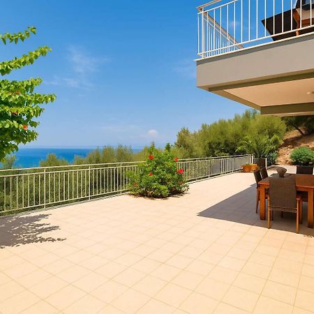 Aigli Fully Equipped Getaway - Seaview Lux Retreat Βίλα Καλαμάτα Εξωτερικό φωτογραφία